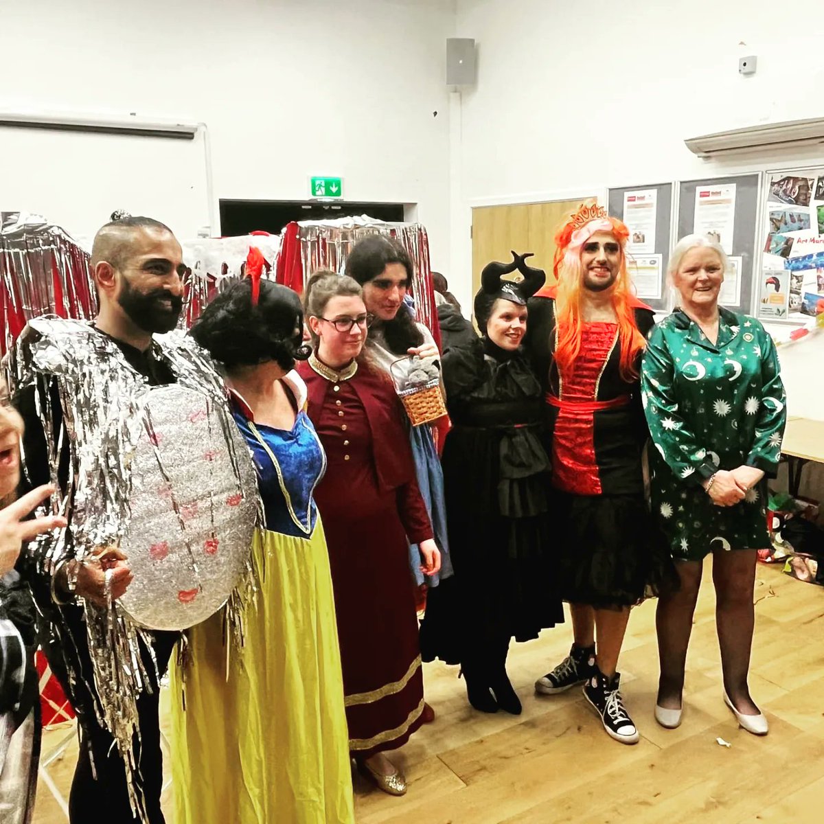 mcortes89's tweet photo. Had such a blast playing the evil dame in the adult panto "Flo wright ain't alright" great cast to work with 😁 https://t.co/hXmIC4uXXx