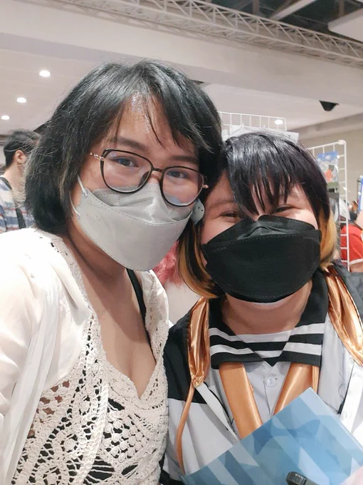 First of all!!! Look at this cutie!! She really did so much for her oshi and i love that for her hehe ilysm  im glad u got that recognition AND u got to cosplay petra!!! Ur cookies taste really good hehe  