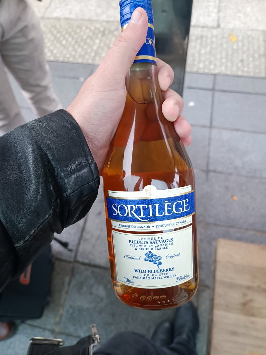 agentB441's tweet image. Et vive le Québec libre