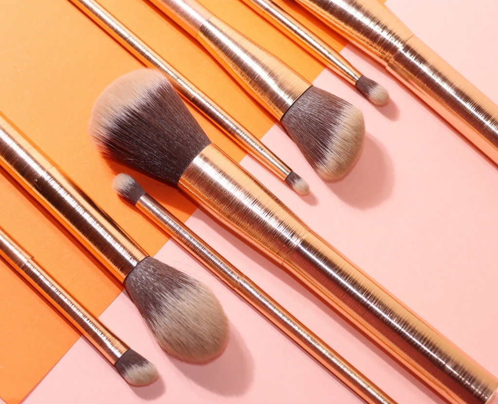 BRTYCosmetics's tweet image. Creating stunning makeup looks has never been easier with these must-have brushes ✨🧡
#brittanycosmetics #makeupmusthave #eyeshadowbrush #makeupturorial #makeupgoals #makeupidea #makeuplove #glammakeup #makeuptime #makeuptutorial #eyeshadowlooks #beautytips #muasfeaturing #mua