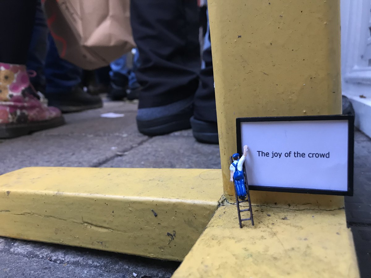themouseprint's tweet photo. #thejoyofthecrowd #streetart #york #christmasmarket #mouseprint https://t.co/jeV7WchgZk
