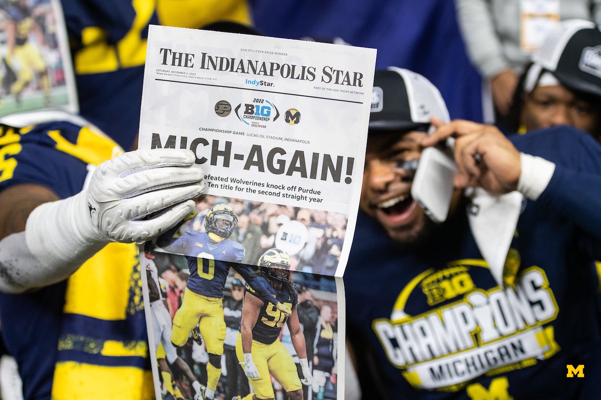 Good morning, Wolverines! Can we get a #GoBlue for the 13-0 B1G Champions? 
#Hail #B1GChampionship