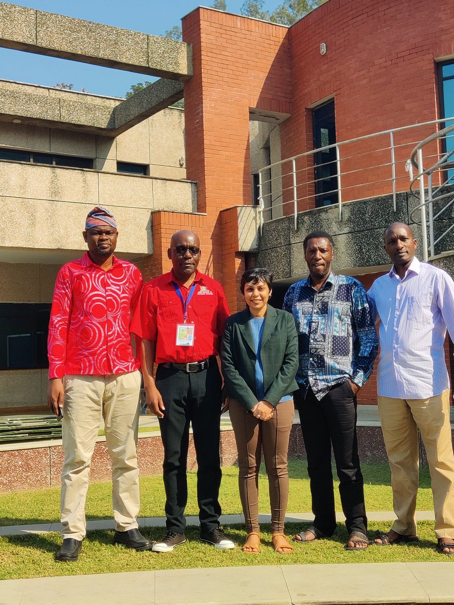 parantapah's tweet photo. Spoke on Climate change, Social Cost of Carbon, Differential Impact on Developing Countries, Sustainable Economic Growth, Environmental Impact Assessment &amp; Cownomics at IITK a week ago. Many delegates will do their bit to implement #Cownomics in their countries. https://t.co/27tDHejBBM