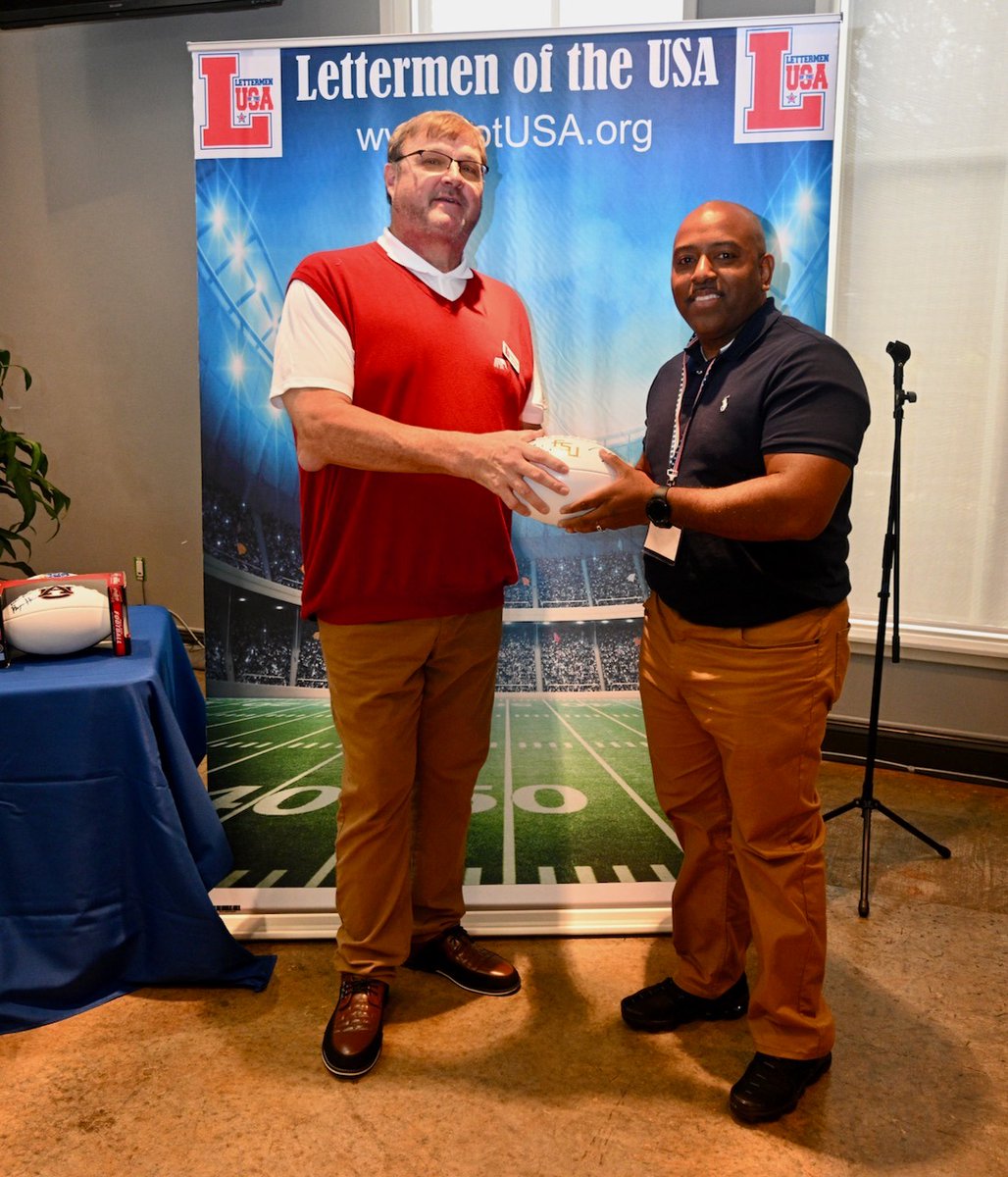 LETTERMENUSA's tweet photo. United States Marines Corps GYSGT Charles Ephron receiving an autographed Florida States University Head Coach Mike Norvell football from former University of Alabama All-Decade team offensive lineman David "Hoss" Johnson.
#Autographsforheroes #SFCTF #HeroesWeek #heroes #lotusa https://t.co/UQ18JaXGyu