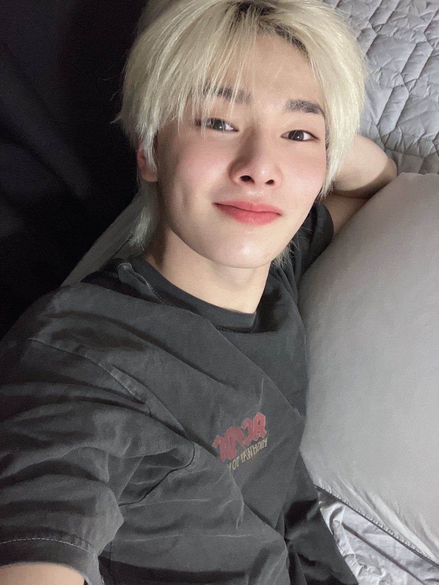 yangzdaily's tweet photo. #I_N #아이엔 #JUNGWON #정원 https://t.co/u7i3tRngmJ