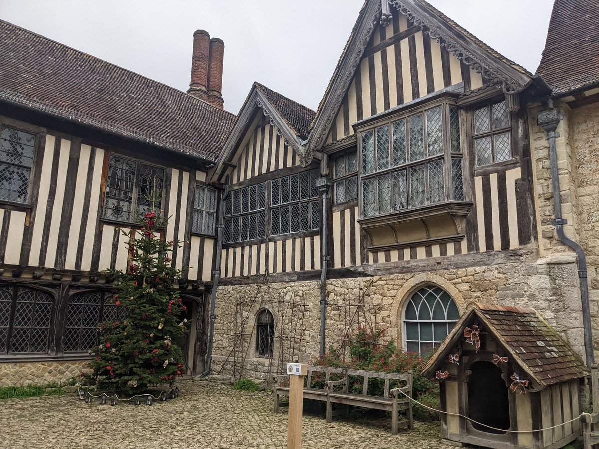 AspireEditorial's tweet photo. Had a Christmassy mooch around Ightham Mote. Beautiful moated house, packed full with history and decked out for Christmas. #NationalTrust #IghthamMote #History #Medieval #Tudor #Christmas https://t.co/OhT7nR39Lb