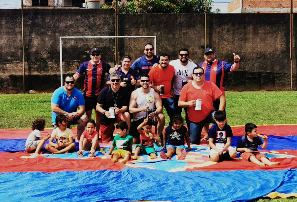 Area1912's tweet photo. Almuerzo de fin de año de la familia de Área 1912. 

Vamos Ciclón 🔴🌪️ https://t.co/tTh7qU0ECU