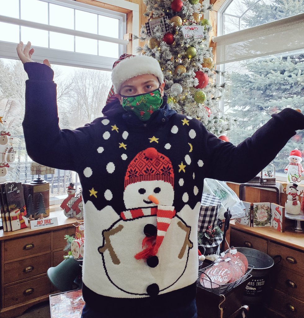 AppleLandStn's tweet photo. Elf Gavin is ready to greet all Santa's visitors today. https://t.co/dS5EmA0ZJ5