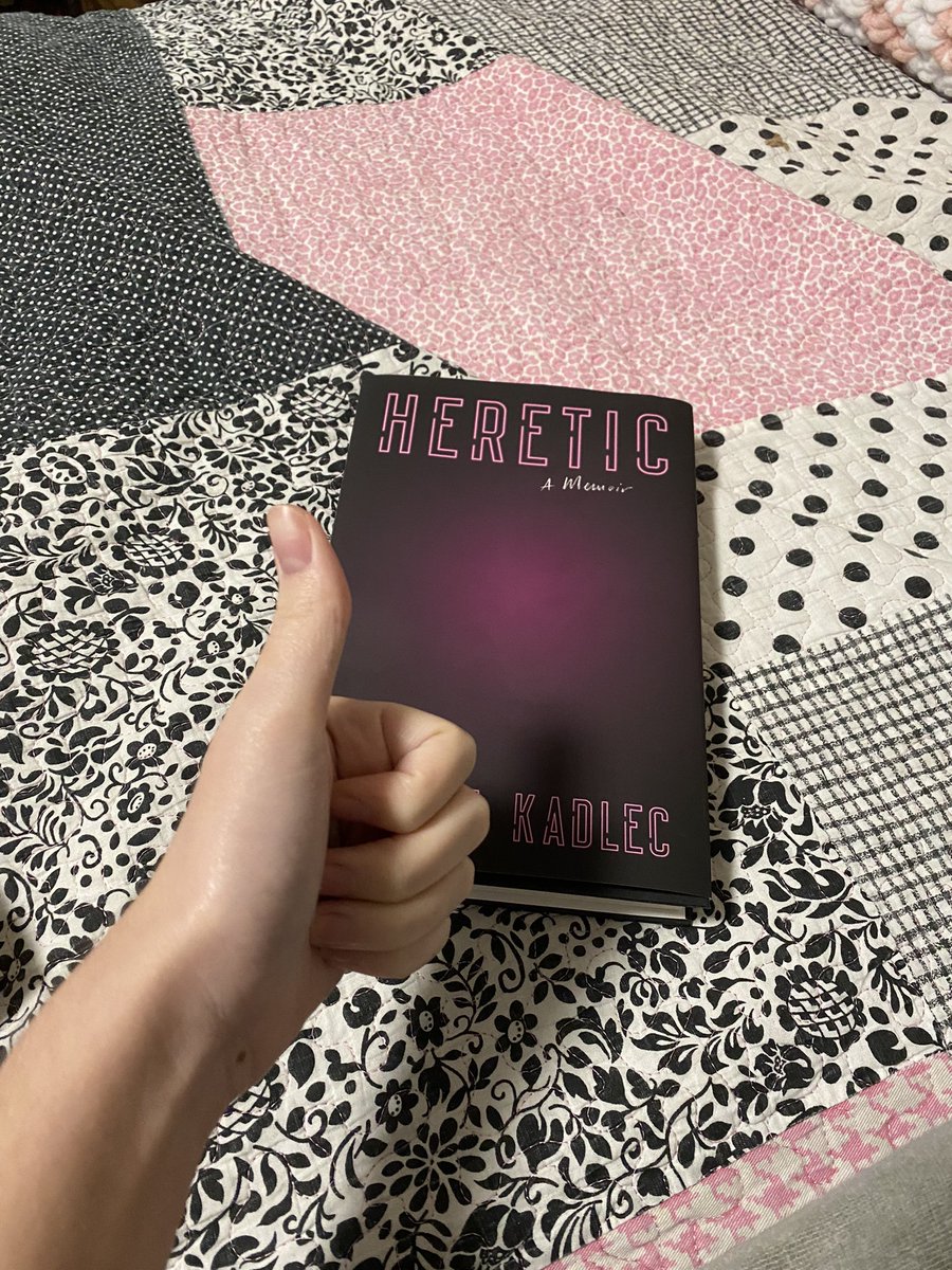 its_megan_tm's tweet photo. Finished *Heretic* by @jeannakadlec yesterday. Really good. 10/10. Made me cry.

Starting *Tomorrow and Tomorrow and Tomorrow* today by Gabrielle Zevin. This book thicc. Been wanting to read this since I saw it on the shelves at the NBF office.

#books #BookTwitter #bookreviews https://t.co/xy54MSQDEd