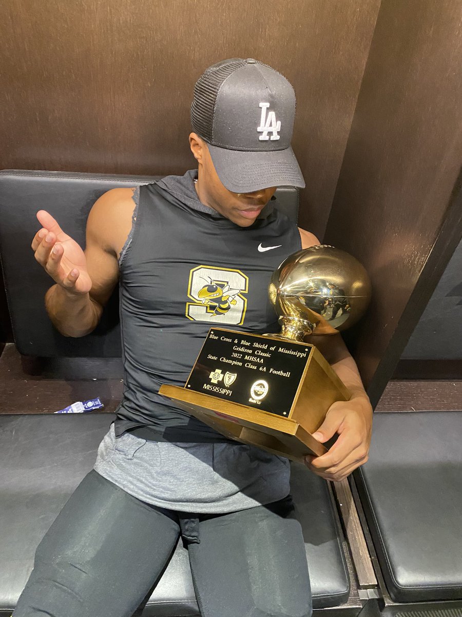 PulliamEthan's tweet photo. enough said💍… https://t.co/Ch196YtHco