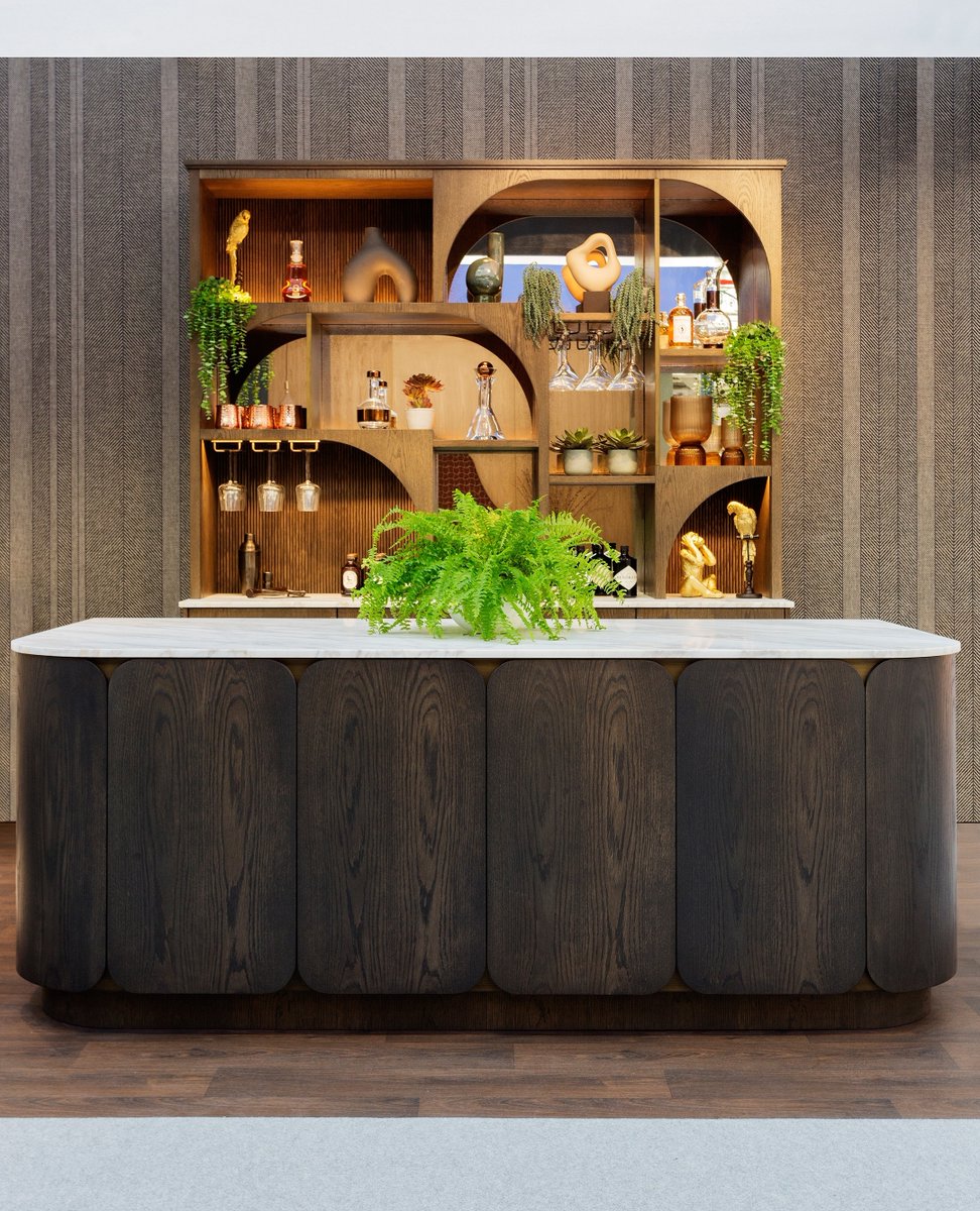 Each of our designs is exquisitely hand-crafted by our team of experts and is as unique as the property they are destined to live in. 

hux-london.co.uk/hux-at-decorex…