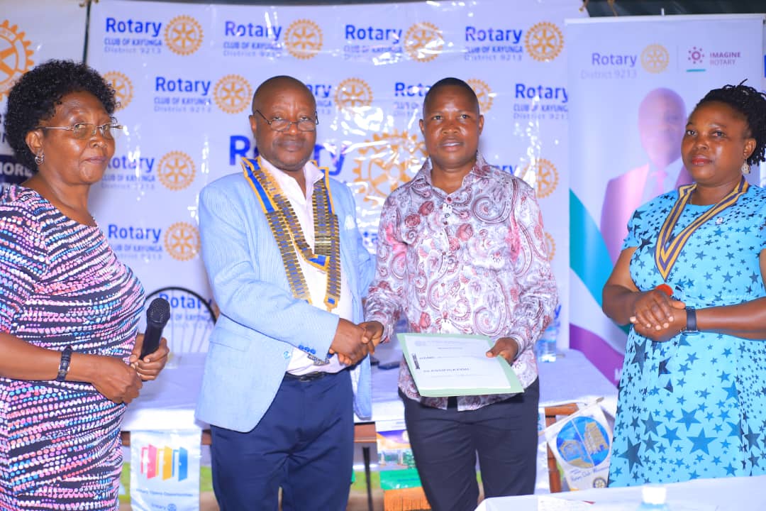 HonMikeSebalu_'s tweet photo. The Rotary Club of Kayunga is making steady progress in membership growth. Today I inducted 4 members during my official visit to the club https://t.co/Qe7YzcIBLC