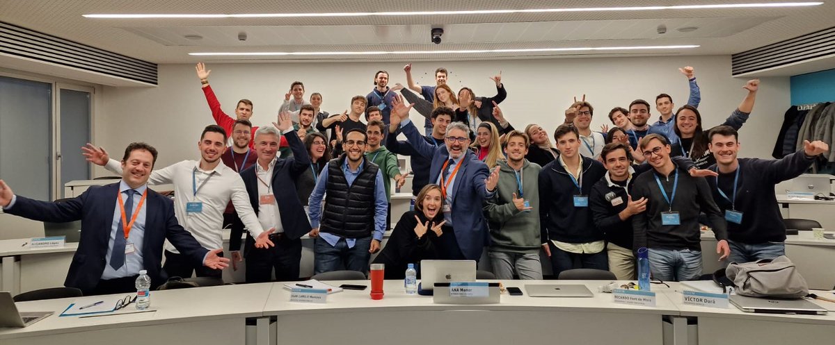 detaranco's tweet photo. CO-INNOVACIÓN en @EDEMempresarios  de @marina_empresas en el #MBAProject de “Marketing y Finanzas” con el lanzamiento de los retos desde @albertanorweg .

Jornada de presentación de @ALBERTACUBE: #EnriqueRódenasRos, @fperezdem  #LucíaMolinaBrotons. Agradecidos a #AndreaLudovici https://t.co/dcbm2gj1XP