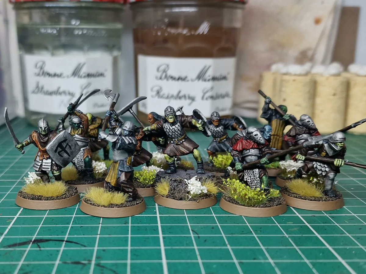 dan_smedley's tweet photo. Mordor Orc Captain and Warband completed! Nice to get then off the painting table and hopefully get them in the battlefield before Xmas!

#paintingwarhammer #middleearth #lordoftherings #hobbit #thehobbit #lotr #middleearthstrategybattlegame #mesbg #orc #orcs #mordor #mordororcs https://t.co/IqOf8av3lK