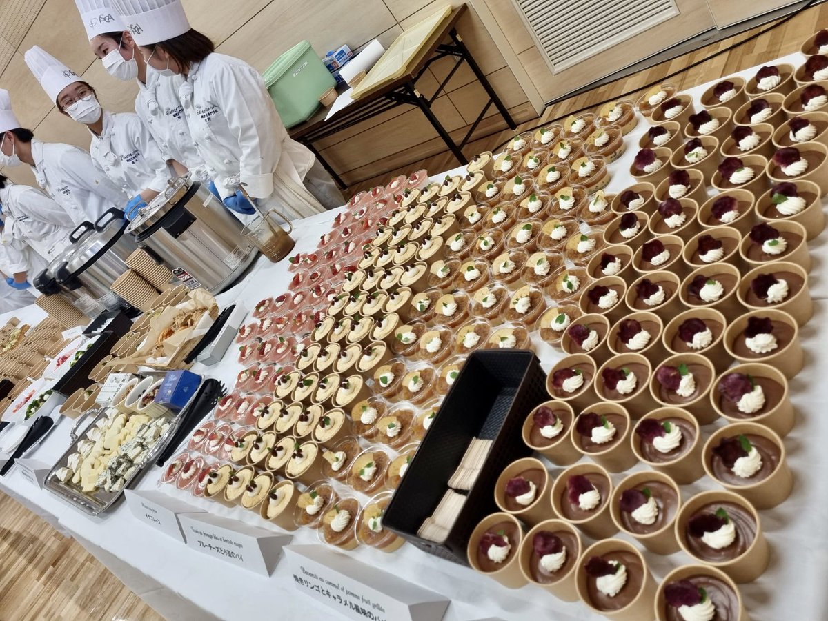 LoigCG's tweet photo. 🇯🇵[Journal de bord - jour 2]

Nous étions sur l'île Hokkaido pour participer à la remise des prix du concours #Roellinger pour la préservation des ressources de la mer. Au #Japon comme en Europe il n'y a pas de souveraineté alimentaire ou de plaisir culinaire sans durabilité. 1/2 https://t.co/QAGFMHhn61