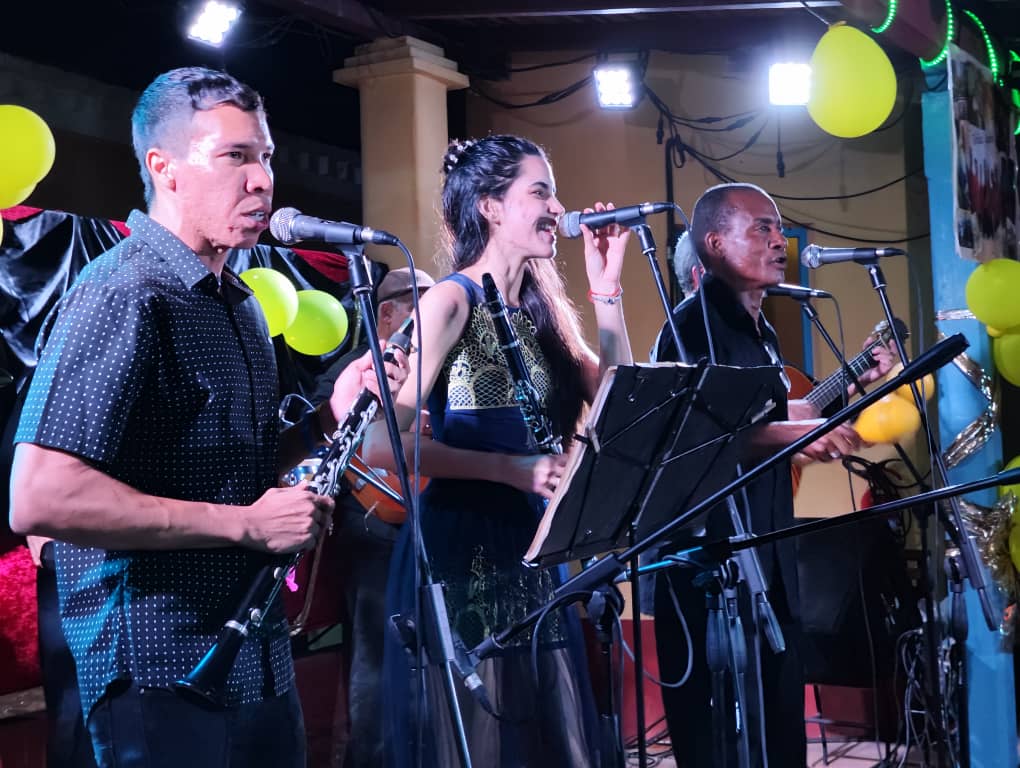 Yayabo está en la calle. La noche de anoche fue 🔥

#musicacuba #Cuba #culturaaccesible #culturaparatodos