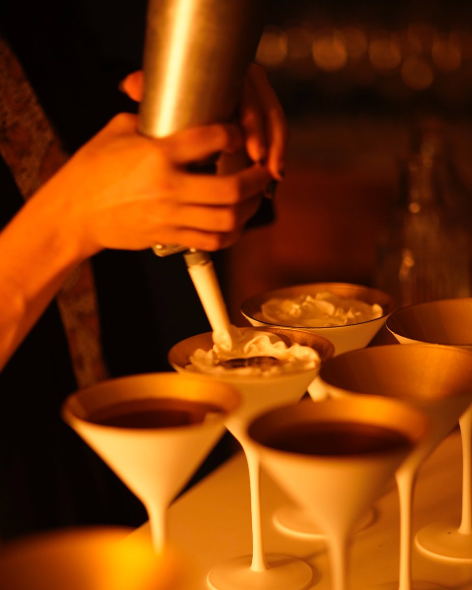 ¿Ya tienes preparados todos tus regalos de navidad? Puede que en tan solo 20 días tengas que sorprender a alguien. ¿Qué te parecería hacerlo con una cena secreta? #gastroshows #cenaclandestina #barcelona