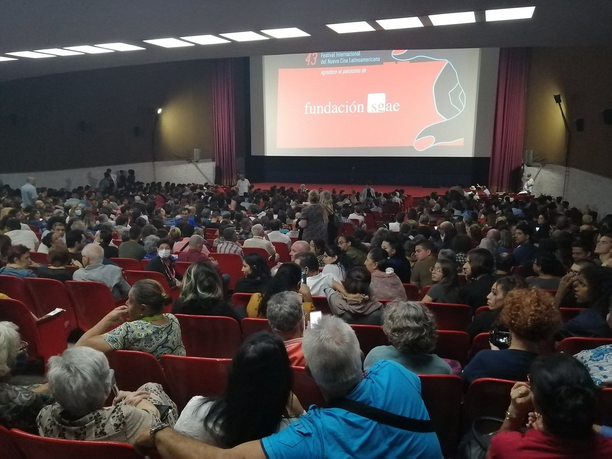 VigoaDe's tweet photo. #FestivalInternacionalDeCine, anoche el Cine Chaplin repleto de público, artistas y jóvenes, para disfrutar del cine cubano, "El mundo de! Nelsito" de Fernando Pérez. 
#CubaEsCultura https://t.co/wtmG7MrV0L