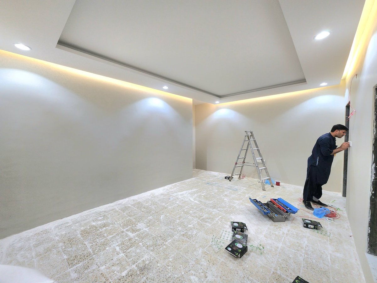ksaSmartBuild's tweet photo. تدري تقدر توسع البيت وتضيف مشب او غرفة ٤ في ٥ او مجلس خارجي خلال ٣ ايام فقط. مستحيل صح؟ 
شوف الشغل وشارك احبابك

#الشتاء_يحتاج https://t.co/ujRNfBl7Sp