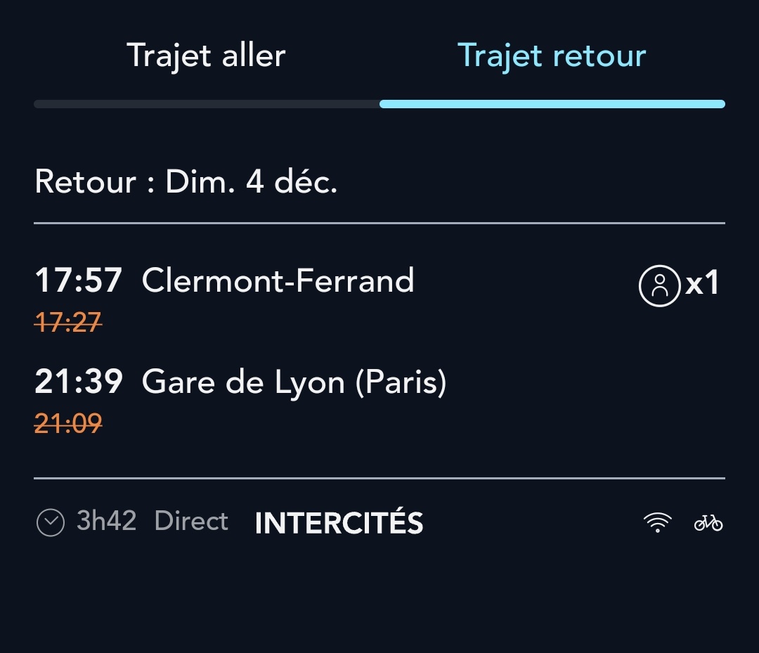 Philauvergne's tweet photo. Même pas parti que le train a déjà 30 min de retard ! 
Oui oui c'est la @SNCF !
Merci @Intercites !
#retardsncf https://t.co/QZiQtK0wUs
