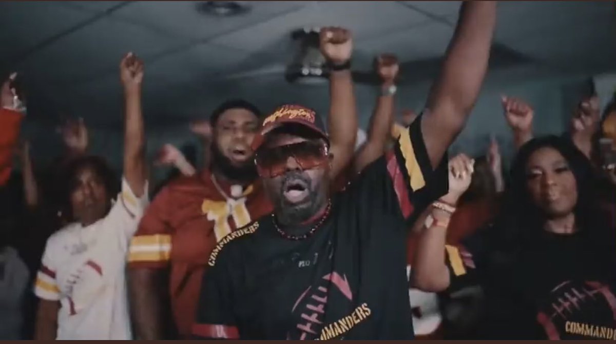 Kgskins26's tweet image. We winning today? If you think we are, give me a left hand up