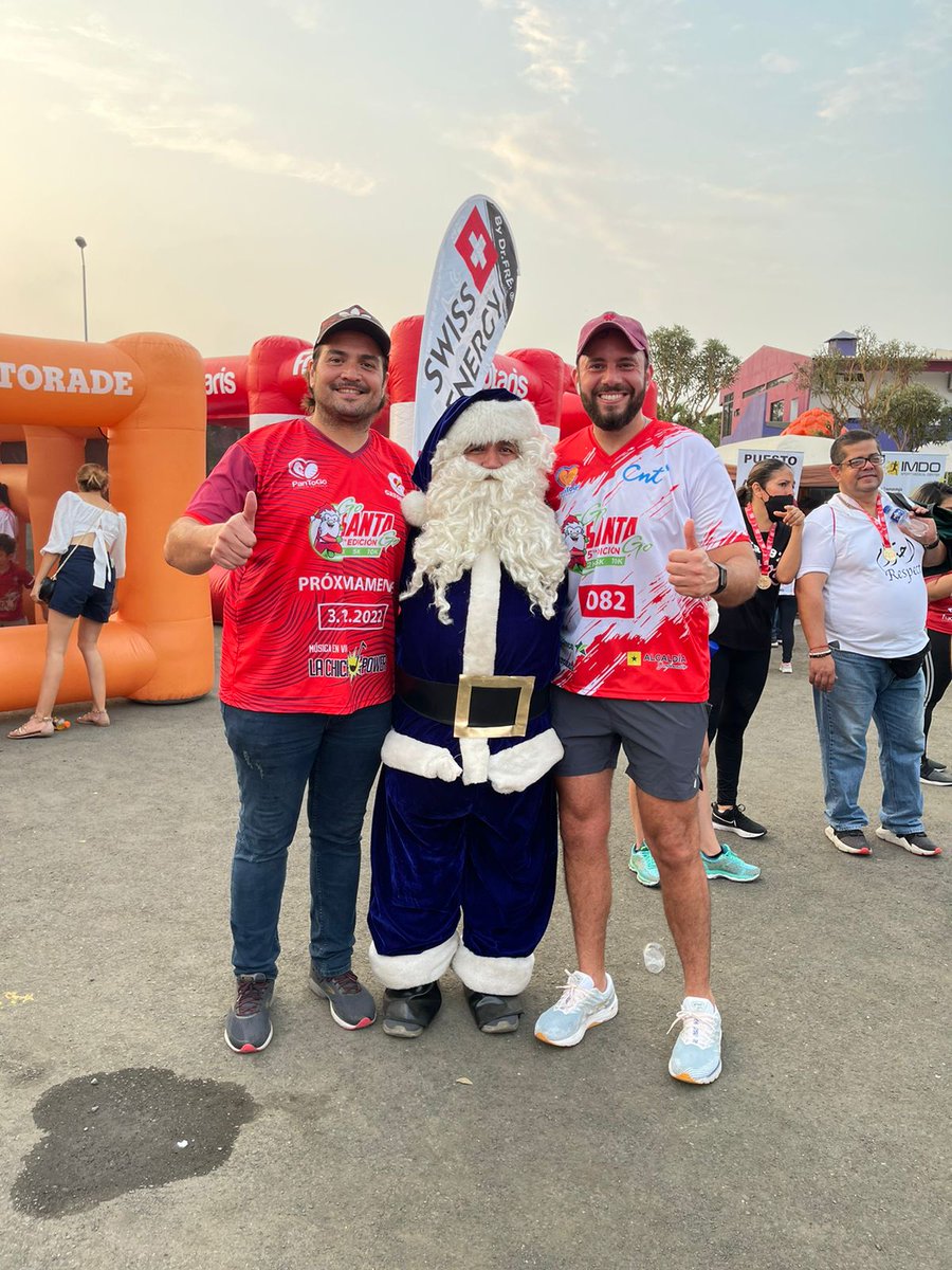 GonzaloAlbanM's tweet photo. Ayer una edición más de la carrera benéfica #GoSantaGo iniciativa de Fundación @PAN_TO_GO. Con los fondos recaudados se atiende mejoramiento y adecuación de escuelas en el sector rural. Gracias @fervalverdem por invitarme a particicipar y a todo el equipo que hace esto posible. https://t.co/4S38pmvhja