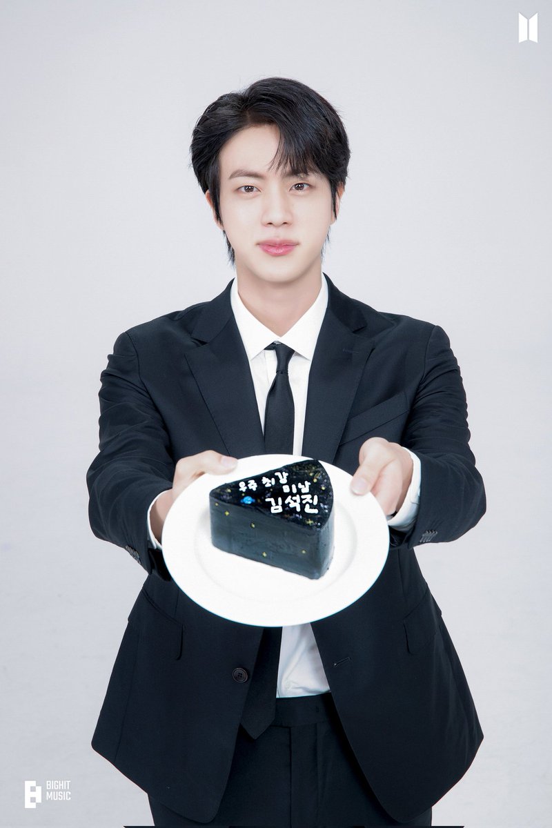 Hien__hoa's tweet photo. Happy birthday JIN🎉🎂
#HappyJINday #HappyBirthdayJin #HappyBirthdaySeokjin #JINDAY https://t.co/w2LylqSRZH