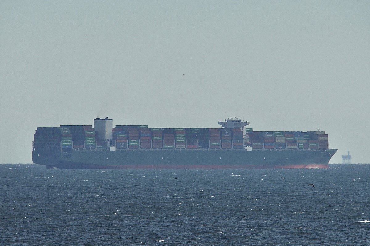 At 369 meters the motor vessel TRITON, IMO:9728916 en route to Colon, Panama, flying the flag of Malta 🇲🇹. #ShipsInPics #ContainerShip #Triton #ChesapeakeLightTower