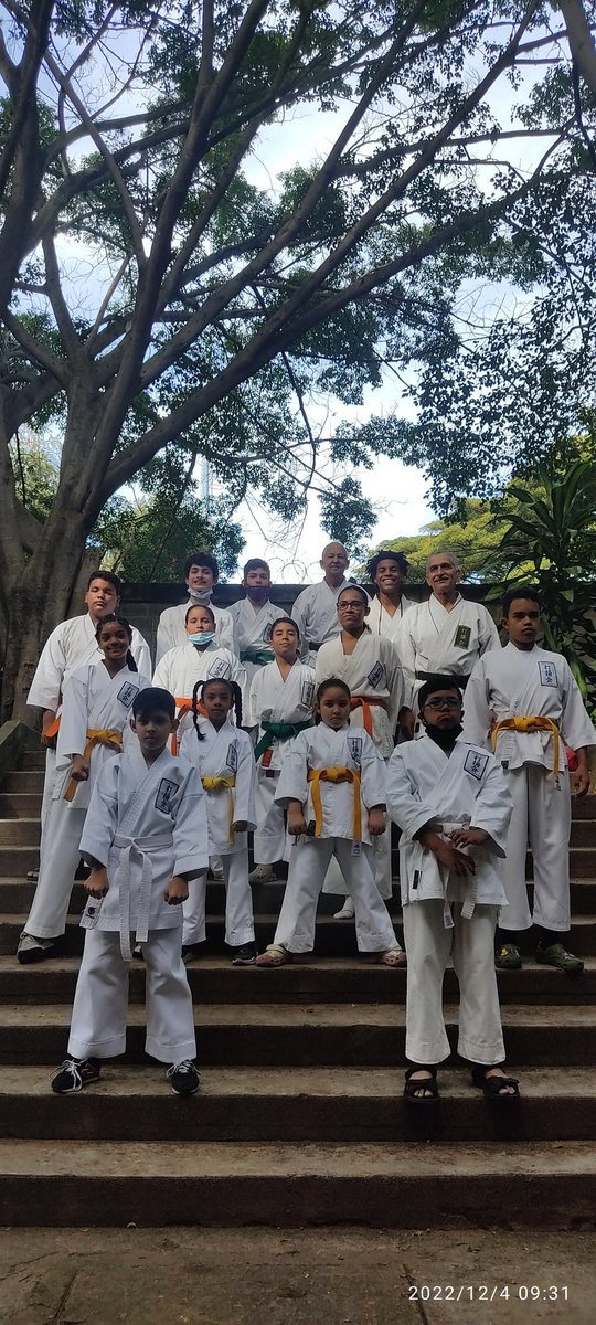 Irisdefranca's tweet photo. Hoy vamos al pase de cinta.
Un año trabajando arduamente; demostrando responsabilidad, constancia y disciplina.
Estoy orgullosa de tu crecimiento mi amor, te irá bien en tu examen, sin importar cuál sea el resultado...
¡Tu eres mi Campeón!
#KarateDo #GojoRyu
#FVKarateDo https://t.co/SNGDfhUtPo