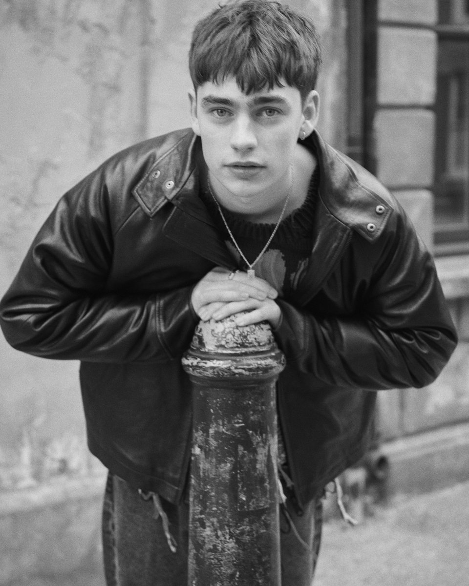 BoysByGirls's tweet photo. Join our new exclusive interview with #SpikeFearn where we dive into conversation about creativity, identity and the new ITVX series #TellMeEverything. https://t.co/JQaSLFurOJ https://t.co/jqHx7U9pxQ