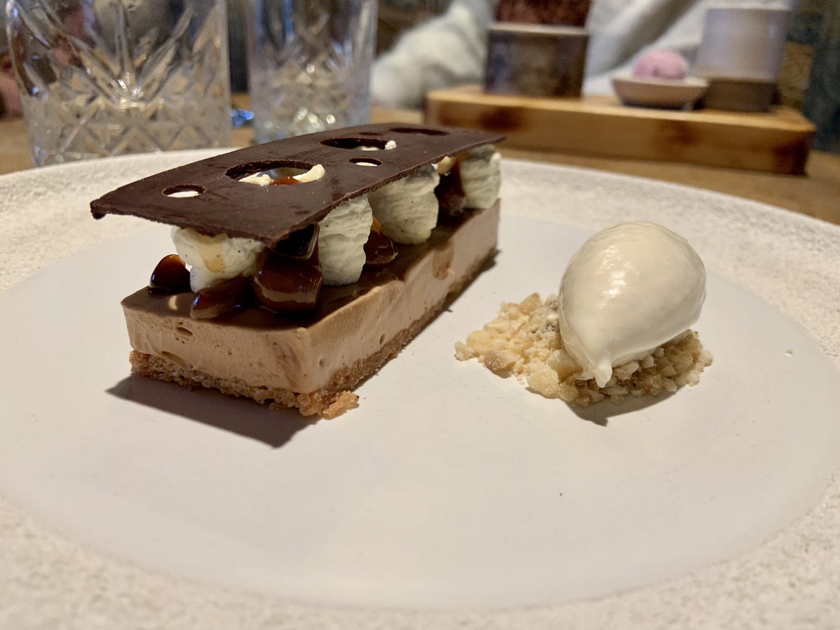 DaveLoweMusic's tweet photo. What a treat! Thanks so much @andrewpern It’s so good to have @TheStaratHarome back. #BestSundayDinnerInTheWorld #Delicious #AmazingCreativity https://t.co/yuHOIHw4tb