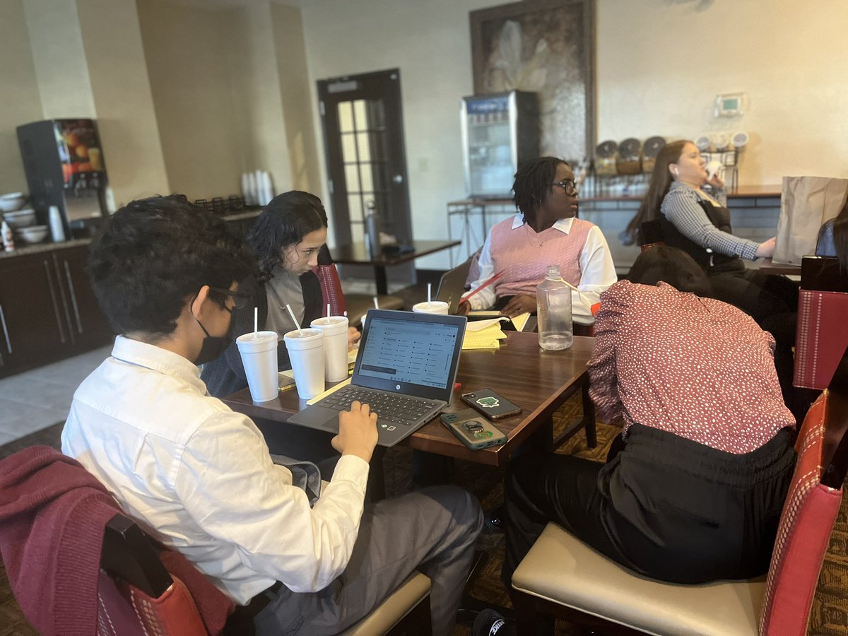 taftdebate's tweet photo. Made it to Abilene, TX. Prep time! …after some great lunch from Heff’s Burgers. https://t.co/kxtSBbRYs5