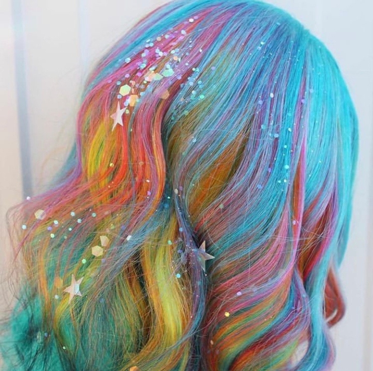 ConceptHairMag's tweet photo. 🍭 Glitter Makes Everything Better 💕 by @mirandak_kolors 🍭
#bluehair #pinkhairhair #yellowhair #pastelhair #sparklyhair #hairsparkle #hairup #hairinspo #christmashair #festivehair #glamhair #concepthairmag https://t.co/zPDIm4T1wR