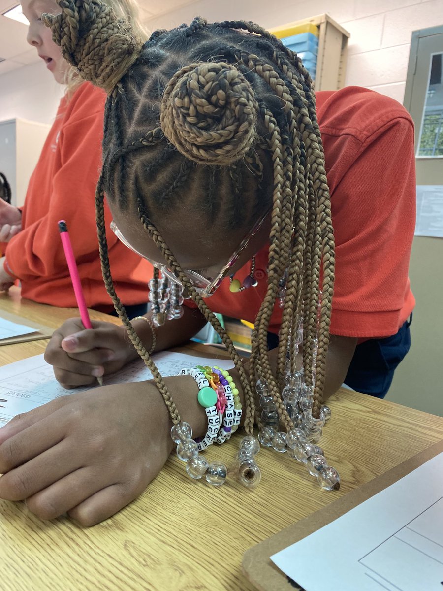 marietculver's tweet photo. Focused and always ready #SharedInquiry #JrGreatBooks ⁦@SeatackDream⁩ ⁦@vbschools⁩ ⁦@VBGifted⁩ #3rdGrade https://t.co/EA87RnsaJY