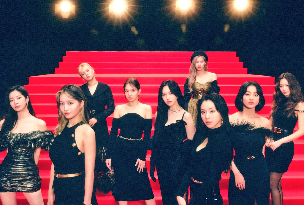 Data_Twice's tweet image. 🇯🇵 #TWICE (@JYPETWICE_JAPAN) joins BTS as the only #KPOP acts in history to surpass 100,000 charted album downloads on Oricon!