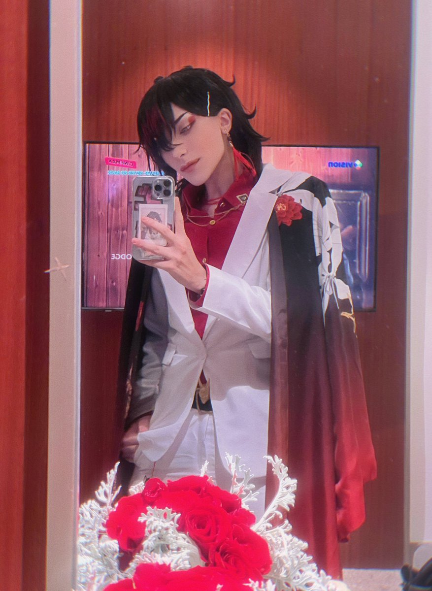KNITEcoser tweet picture