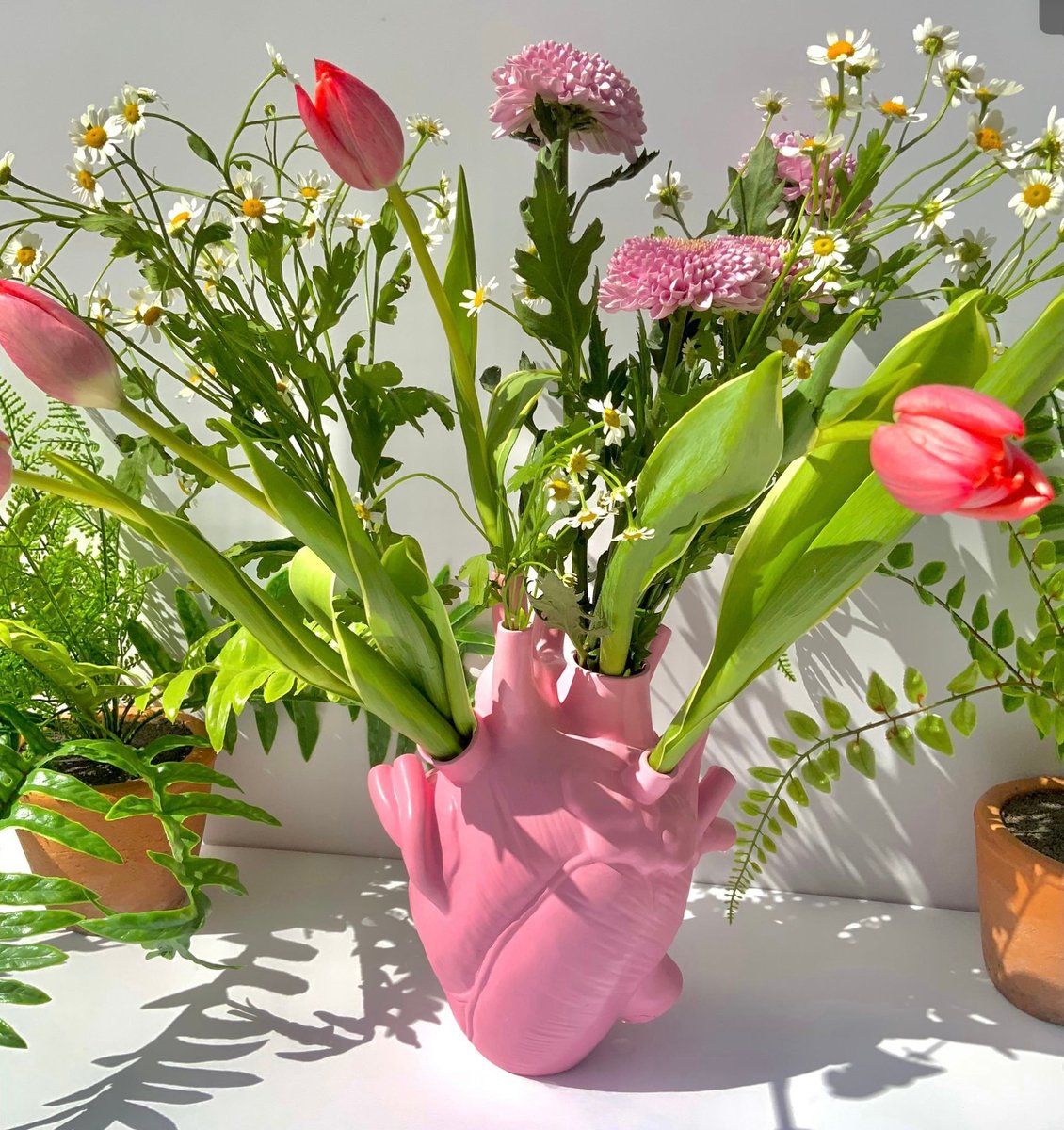 300moods's tweet image. pink heart vase