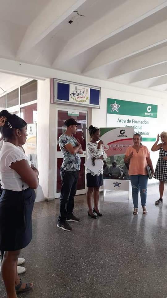 En el Palacio Central de Pioneros Ernesto Che Guevara, se declaran listas las áreas dedicadas al #ComercioCuba para la formación vocacional de niños y jóvenes.