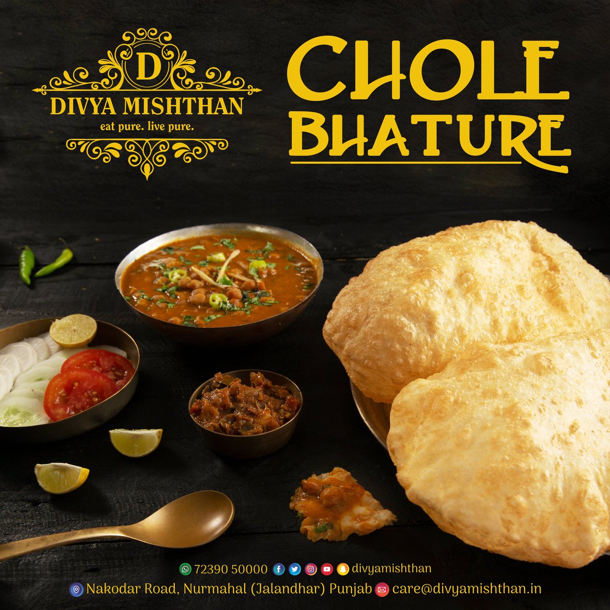 DivyaMishthan's tweet photo. Let the deliciousness of traditional indian dish of Chole Bhature add joy to your day.😄
For Order call/whatsapp:
72390-50000
#cholebhature #chole #bhature #desifood #indianfood #traditional #joy #dish #deliciousfood #delicious #eatpurelivepure #indian #snacks #divyamishthan https://t.co/qiloxH1LCJ