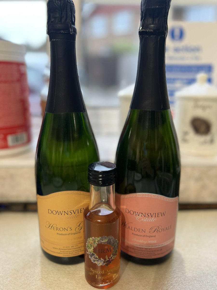 mrspolhill's tweet photo. Successful visit to the village Christmas market 😆🤪🥂 #christmasmarket #localwines https://t.co/RfnVg0Ks2e