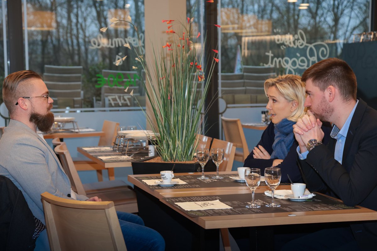 Marine Le Pen tweet media