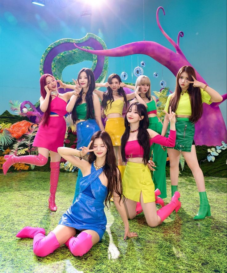 JIWT0PIA's tweet photo. NMIXX https://t.co/UbH6nSK7JG