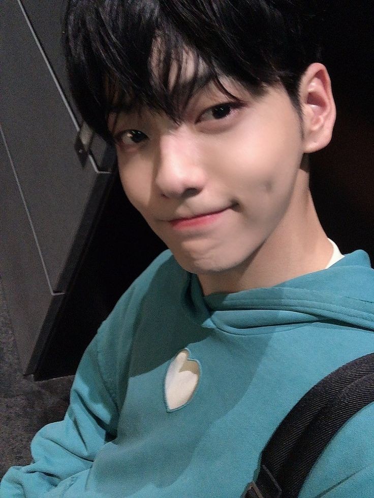 eclipsarze_h's tweet photo. @TXT_bighit Happy birthday Soobin thank you for making my days happier, may your life always be filled with many good things and good health, may all your wishes come true don't forget to eat cake and blow out the candle, I love you so much 💜🤍 https://t.co/iKmziHbYJZ