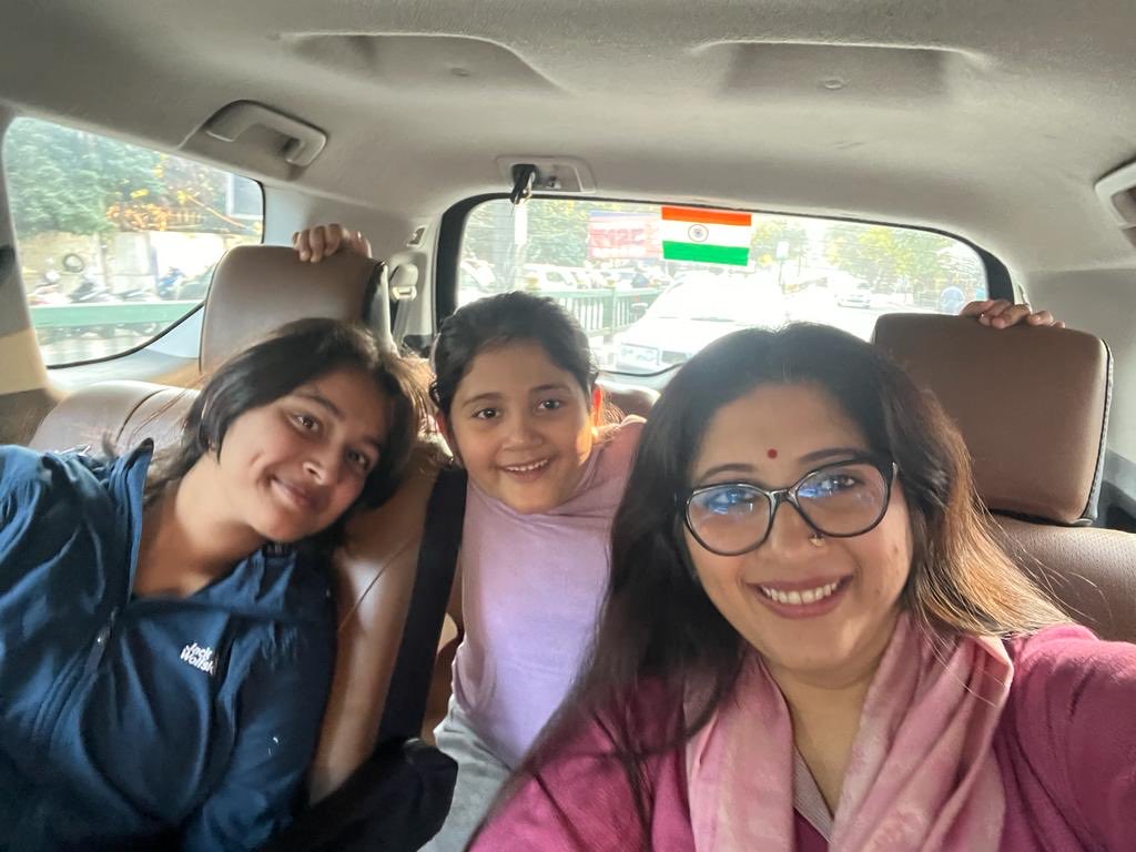 After a long time #SundayOuting with my girls ⁦⁦@Starbucks⁩