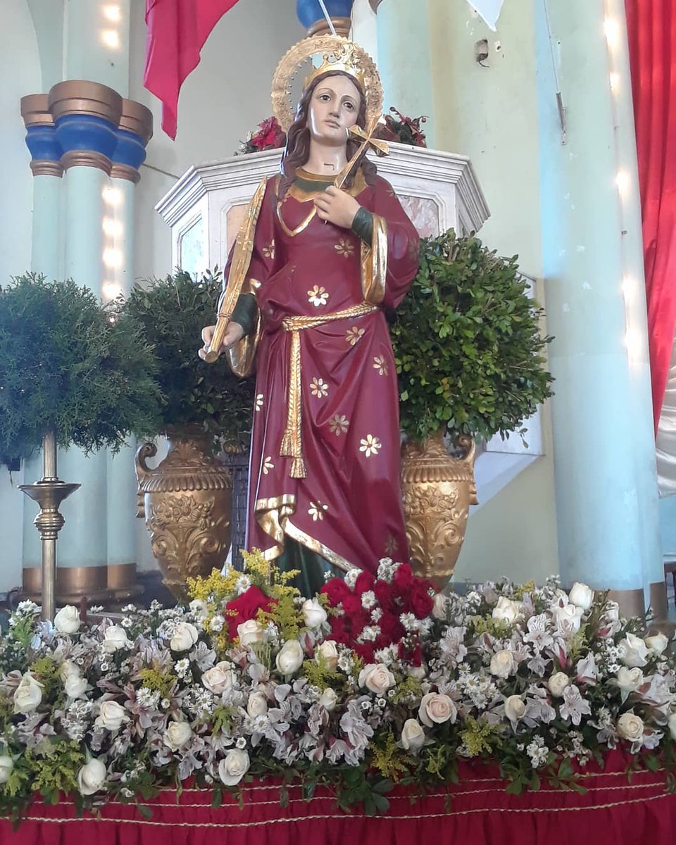 todozulia's tweet photo. El #4Dic es la Festividad de santa Bárbara (patrona de los artilleros, bomberos y mineros).
Una hermosa iglesia en el casco histórico de Maracaibo nos la recuerda siempre (…y no solo cuando truena). Icono histórico y arquitectónico de la ciudad, que hoy festeja a su patrona. https://t.co/cobhvgzL0Z