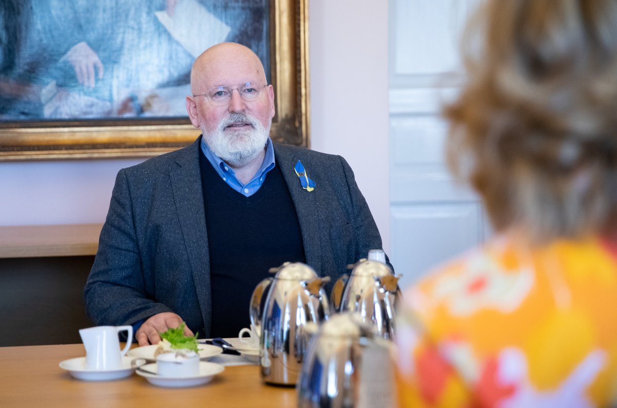 Joop_nl's tweet photo. Frans Timmermans waarschuwt dat Poetin extreemrechts aan de macht wil brengen in Europa https://t.co/ne9IRRpkSR https://t.co/TgYz8ifRX8