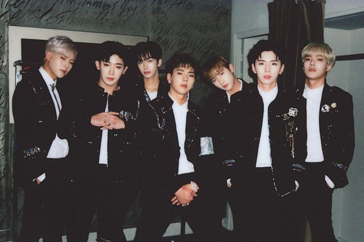 JIWT0PIA's tweet photo. MONSTA X https://t.co/mBIiIRPTPe