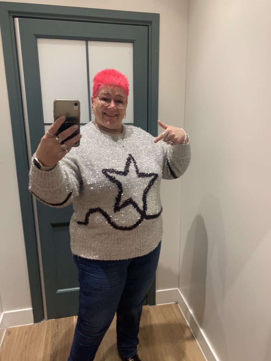 loulouscorpio's tweet photo. #Silver #Sparkly #Tinsel #Xmas jumper very me I think ππ #sharewithnext https://t.co/nb3zUmSjRl