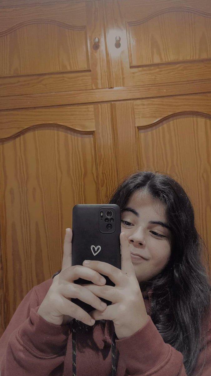 lailladehugo's tweet photo. holaa me llamo sofía, soy maja y ahora me encuentro de espectadora d un barquito q rema constantemente. llevo casi 3 años en este fandom, hugo siempre ha sido 🏡 y no hice una mala elección. quiero ser mutual de gente nueva, mg + rt y nos seguimos?🫶🏻🫶🏻 #integracionhugo https://t.co/akx9Vk9QG8