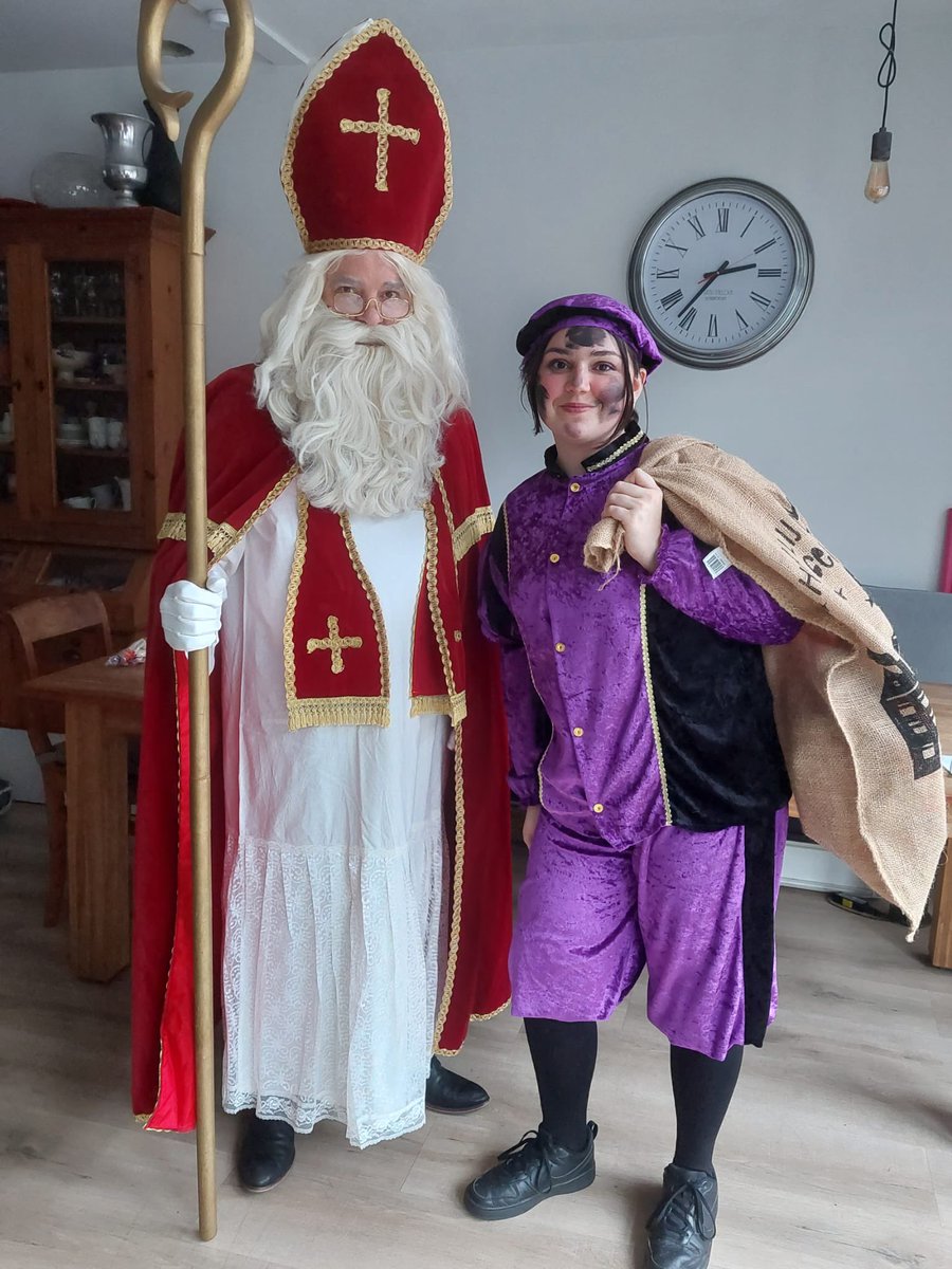 Vandaag was ik #sinterklaas ik vond het een genot om de verbaasde gezichten te zien! Wat een feest!